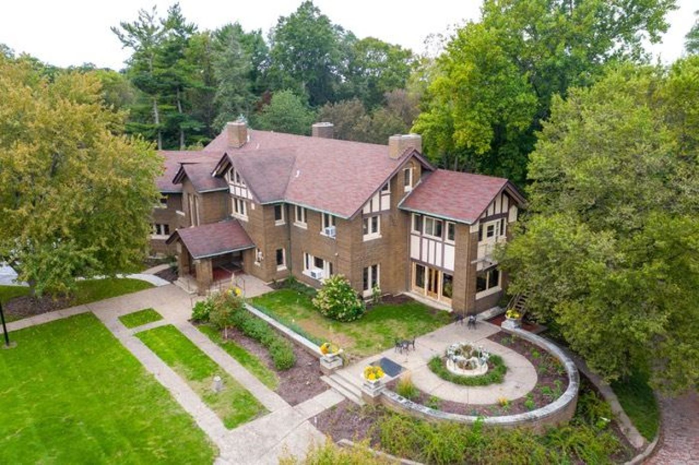 Hauburg Mansion exterior, Rock Island